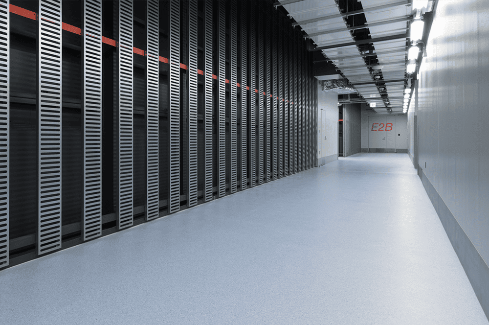 データセンタースラブ工法 画像21 対応施設：新築データセンターまたはサーバールームの床面