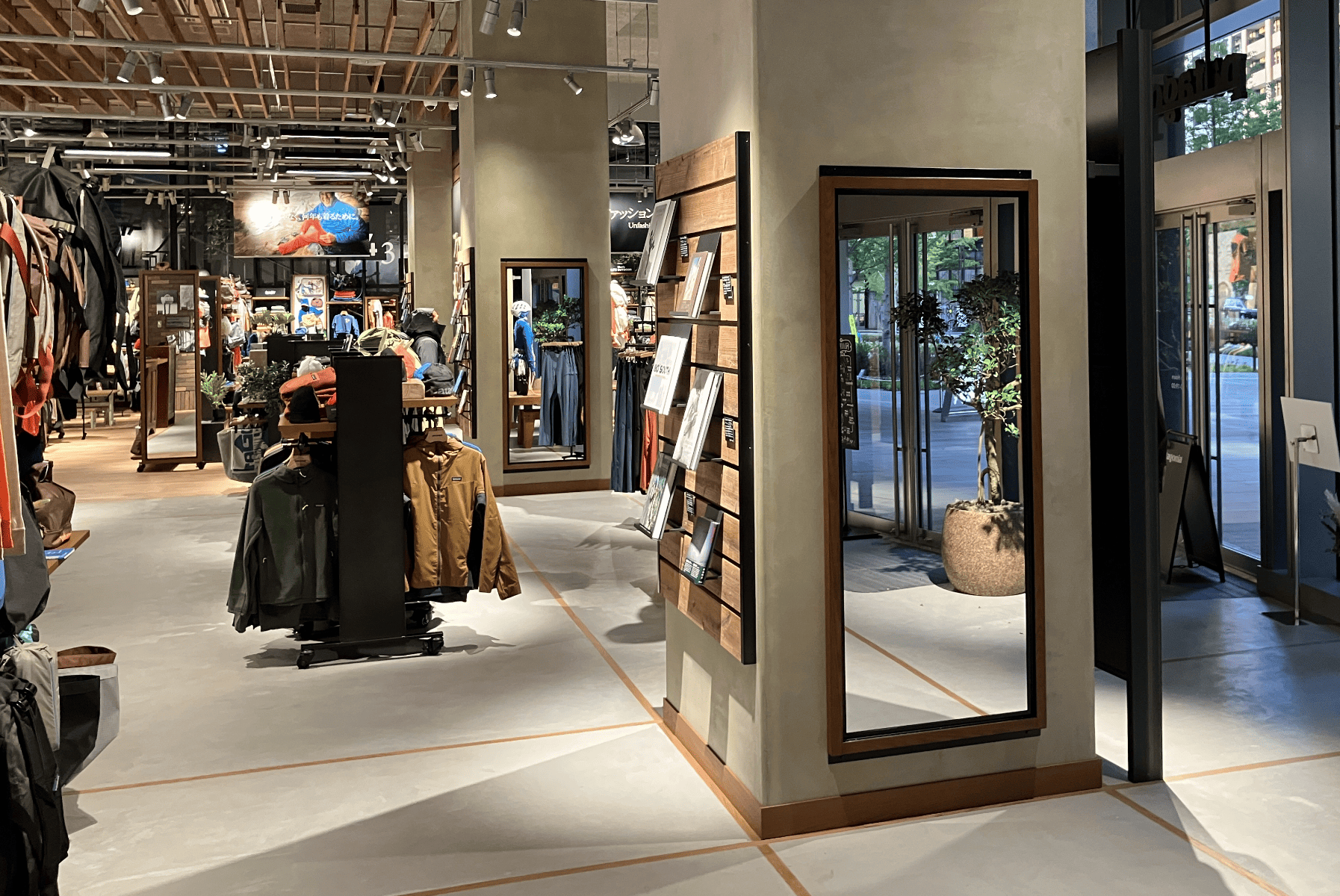 アンティークモルタルを採用した店舗