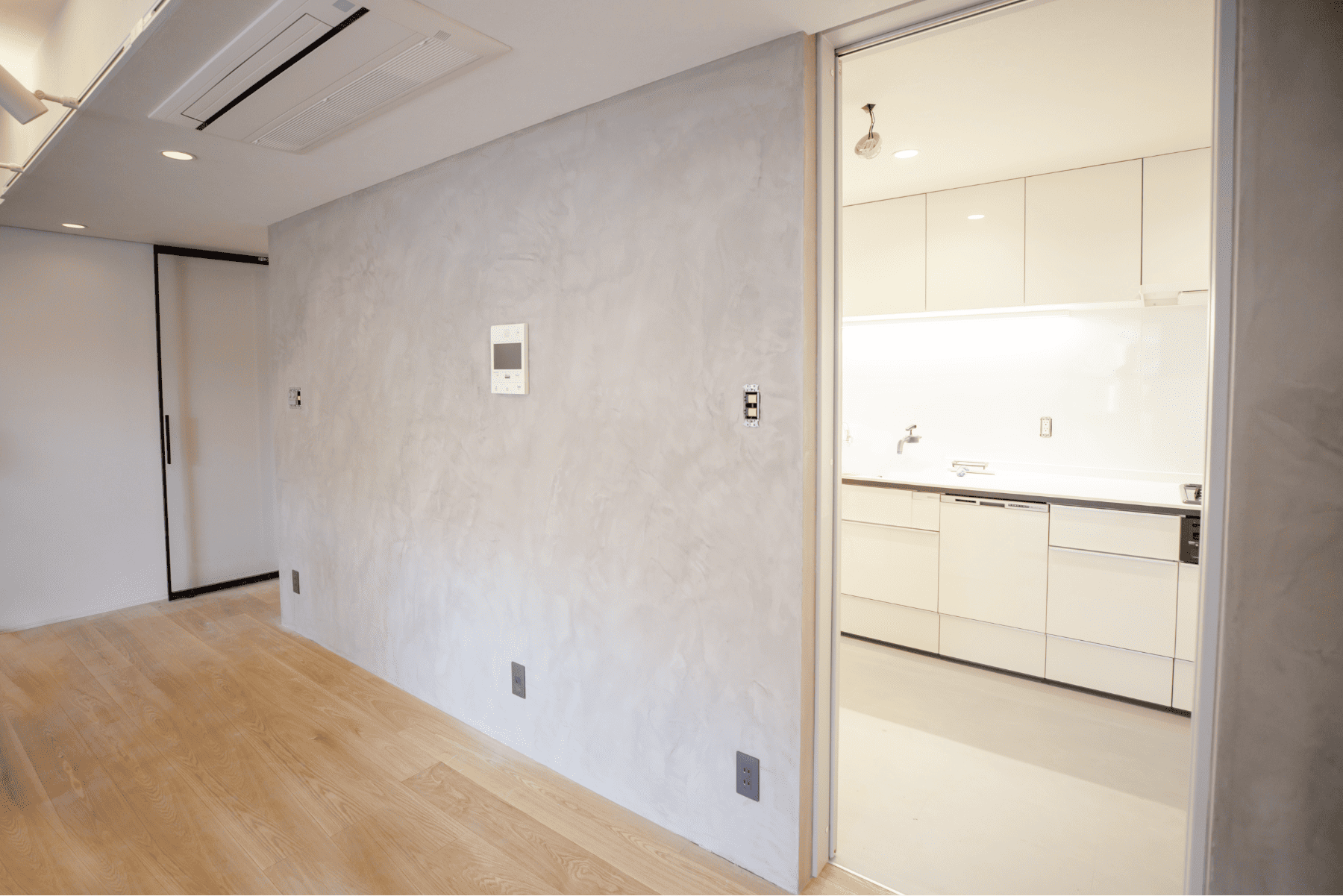 アンティークモルタルを使用したマンション