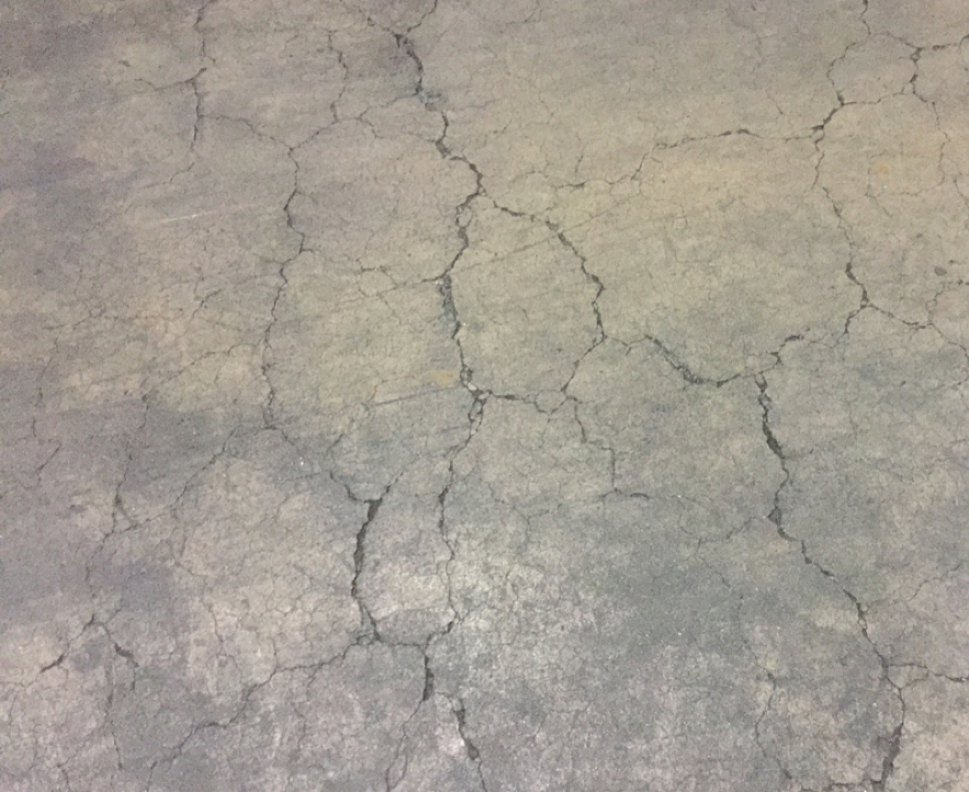 フレッシュコンクリート表面の乾燥はプラスチックひび割れの原因
